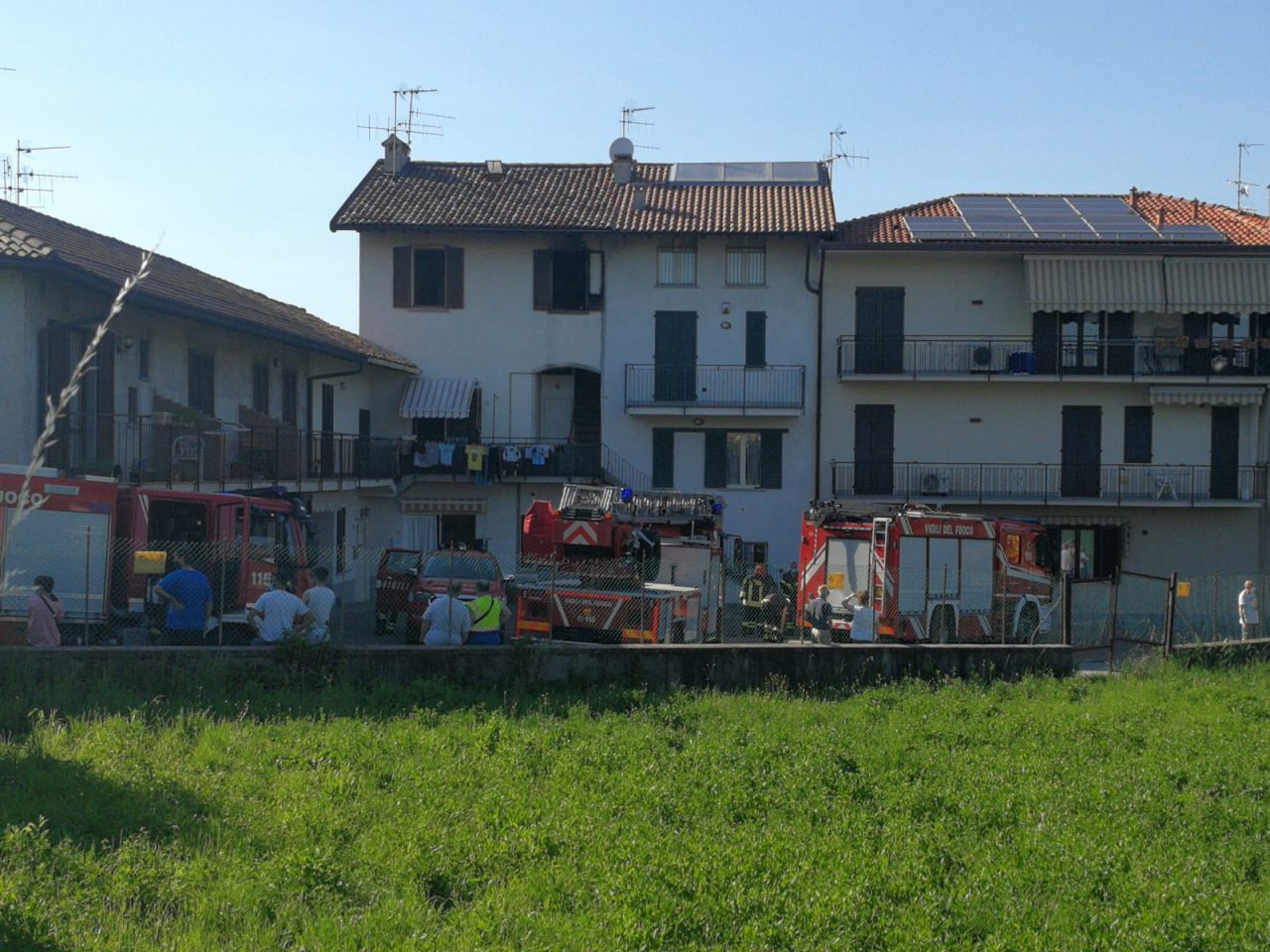 Incendio in un’appartamento a Garbagnate Monastero FOTO