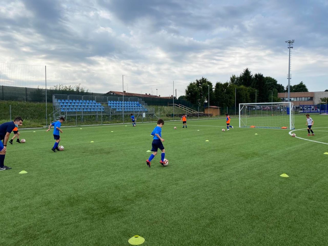 Calcio giovanile l’ACC Como da appuntamento alle scarpette nere a dopo l’estate