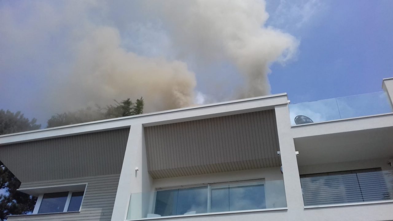 Incendio in una pizzeria a Cantù FOTO e VIDEO