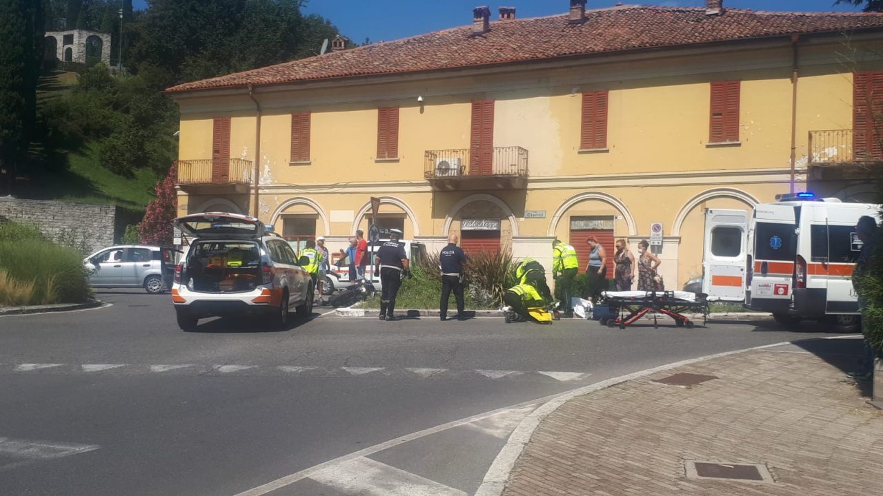 Incidente a Erba scontro tra auto e moto