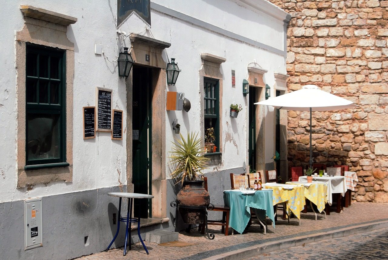 Via Borgovico vecchia quattro weekend di chisura per rivitalizzare il quartiere