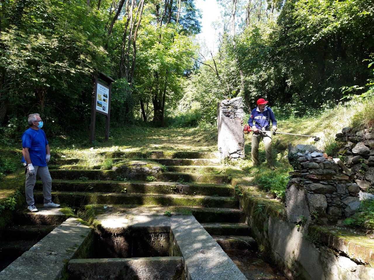 I volontari del Circolo Ilaria Alpi puliscono l’area dello Zoc del Peric FOTO