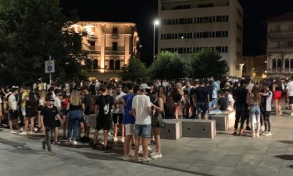 Mercoledrink a Cantù tanti giovani e poche mascherine