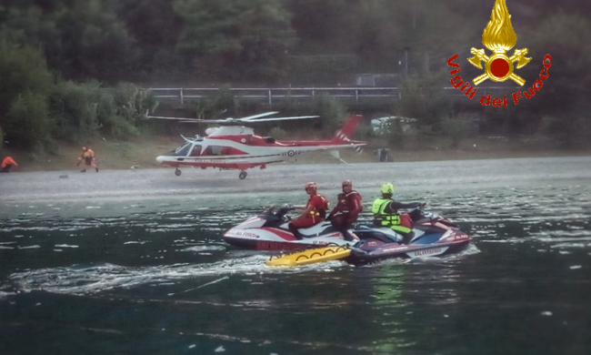 Giovane disperso nel lago terzo giorno di ricerche