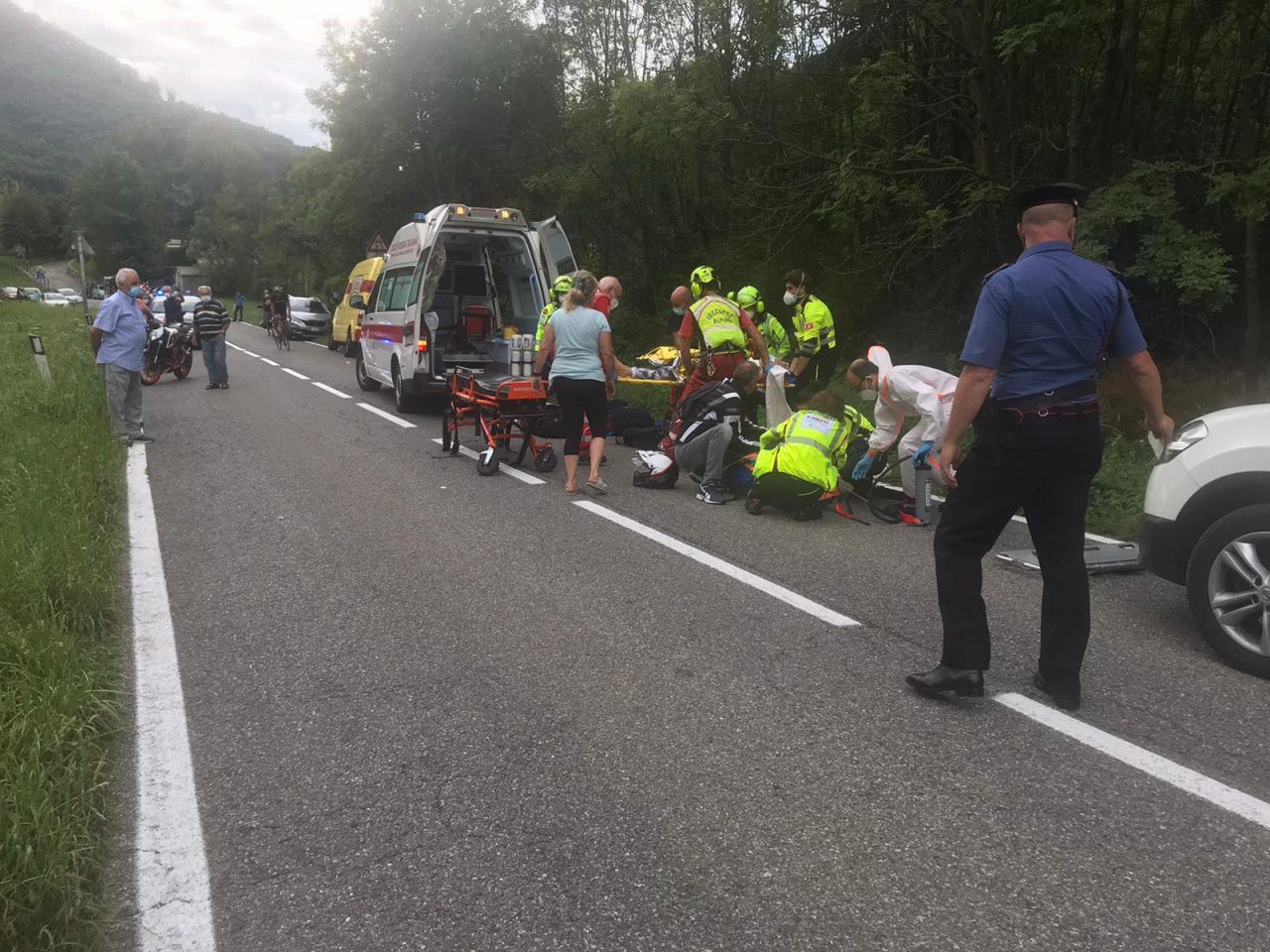 Mamma e figlia investite da un’auto, soccorsi a Lasnigo