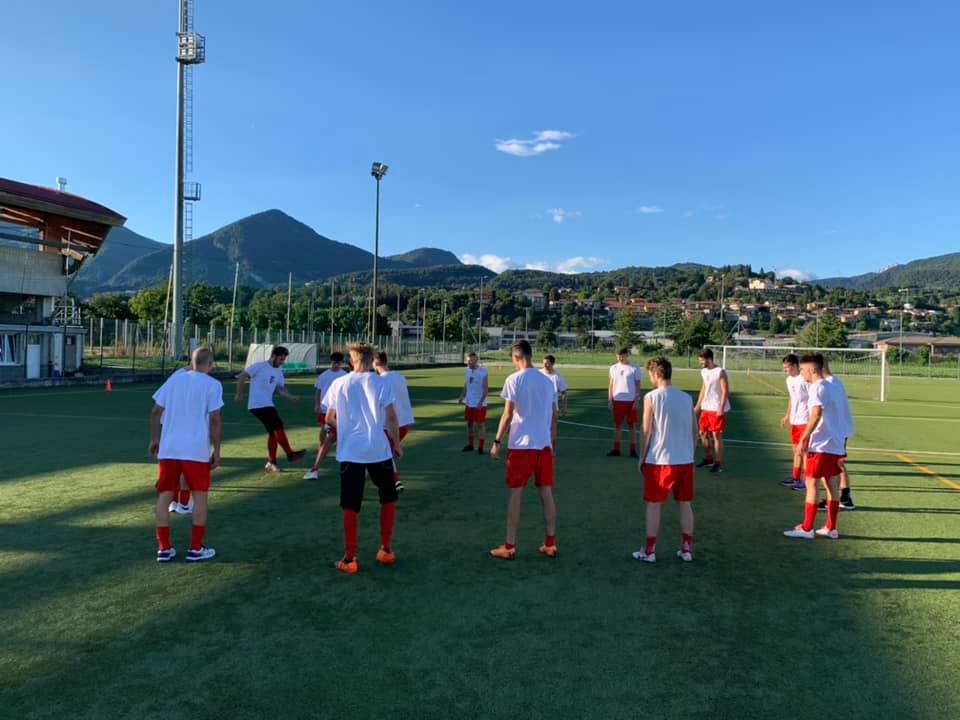 Calcio dilettanti un poker di squadre lariane al via in Promozione