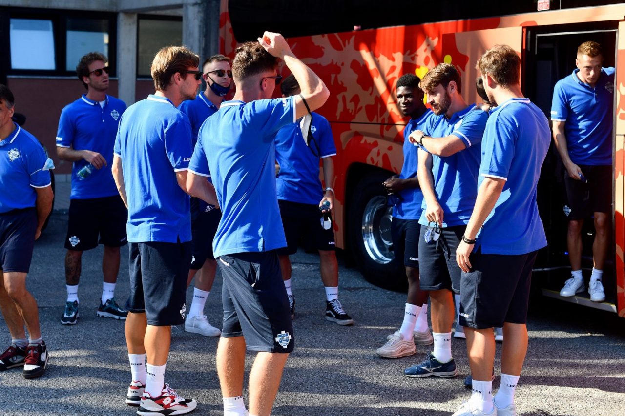 Como calcio ha preso il via il ritiro degli azzurri ad Arona