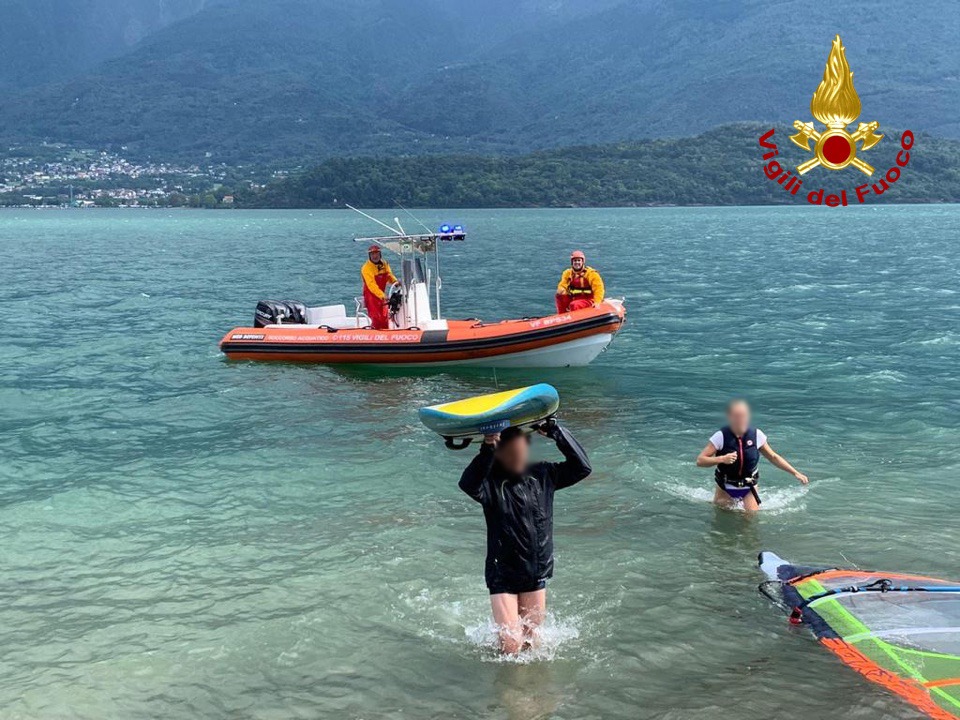 Surfista dispersa salvata dai Vigili del fuoco