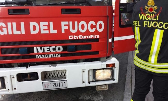 Allarme per una jeep nel lago, ma l’autista… stava dormendo
