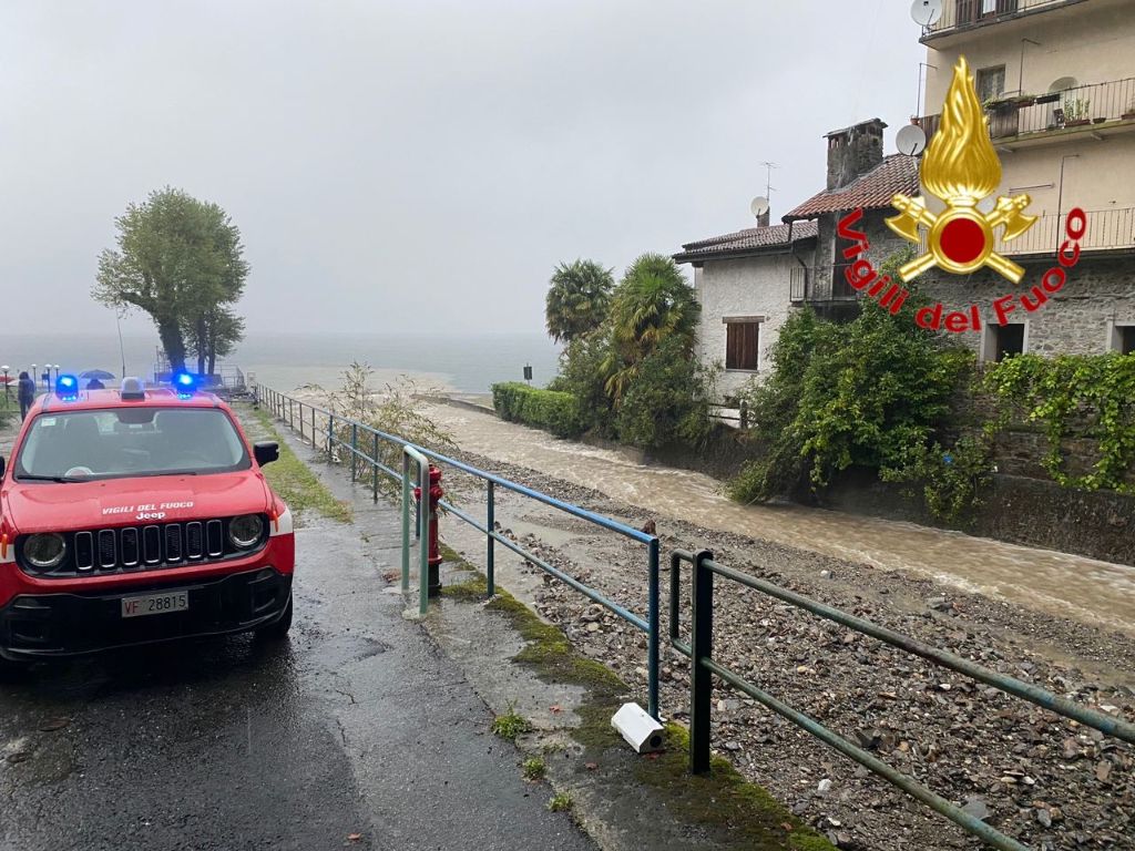 Travolto dal torrente mentre cerca funghi: disperso 38enne FOTO e VIDEO