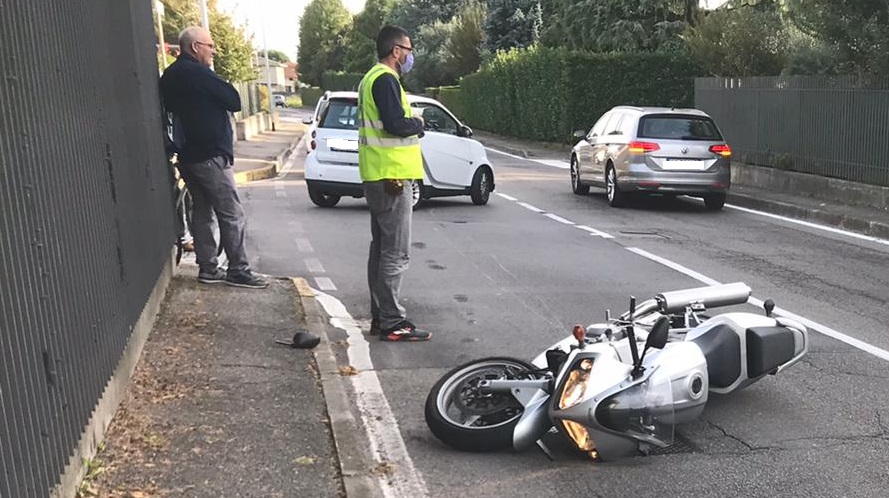 Incidente tra Perticato e Paina: soccorso un motociclista VIDEO