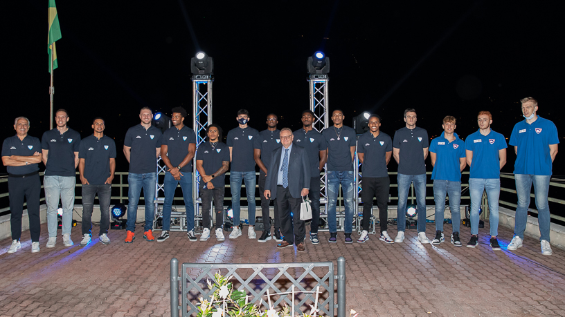 Pallacanestro Cantù si presenta fuori dal campo: grande serata al Lido di Villa Olmo