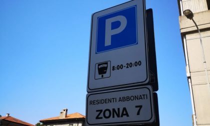 Como, cambiano le regole sui parcheggi per residenti: domande entro l’1 ottobre