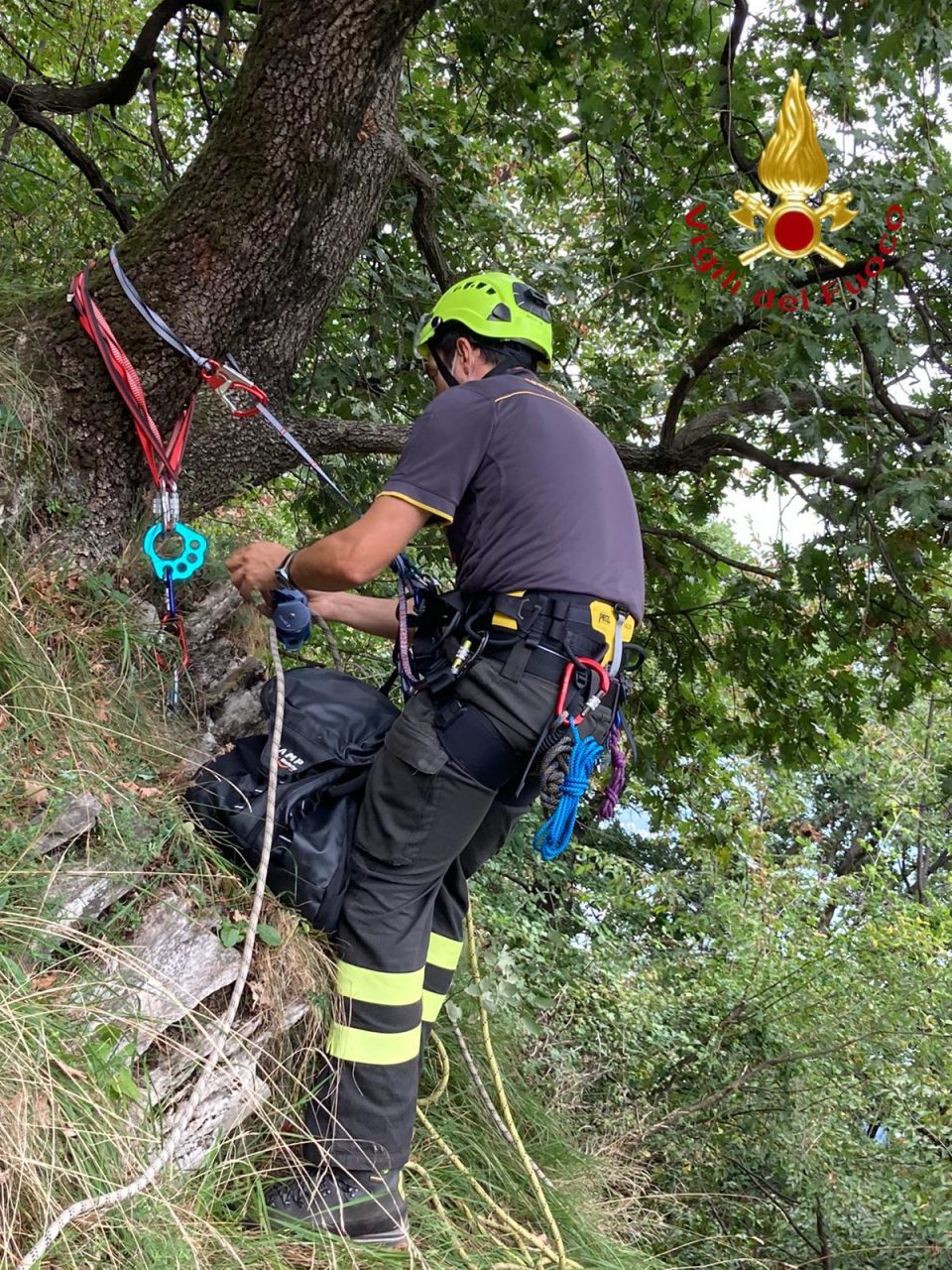 Cade in una vallettina grave una ragazzina