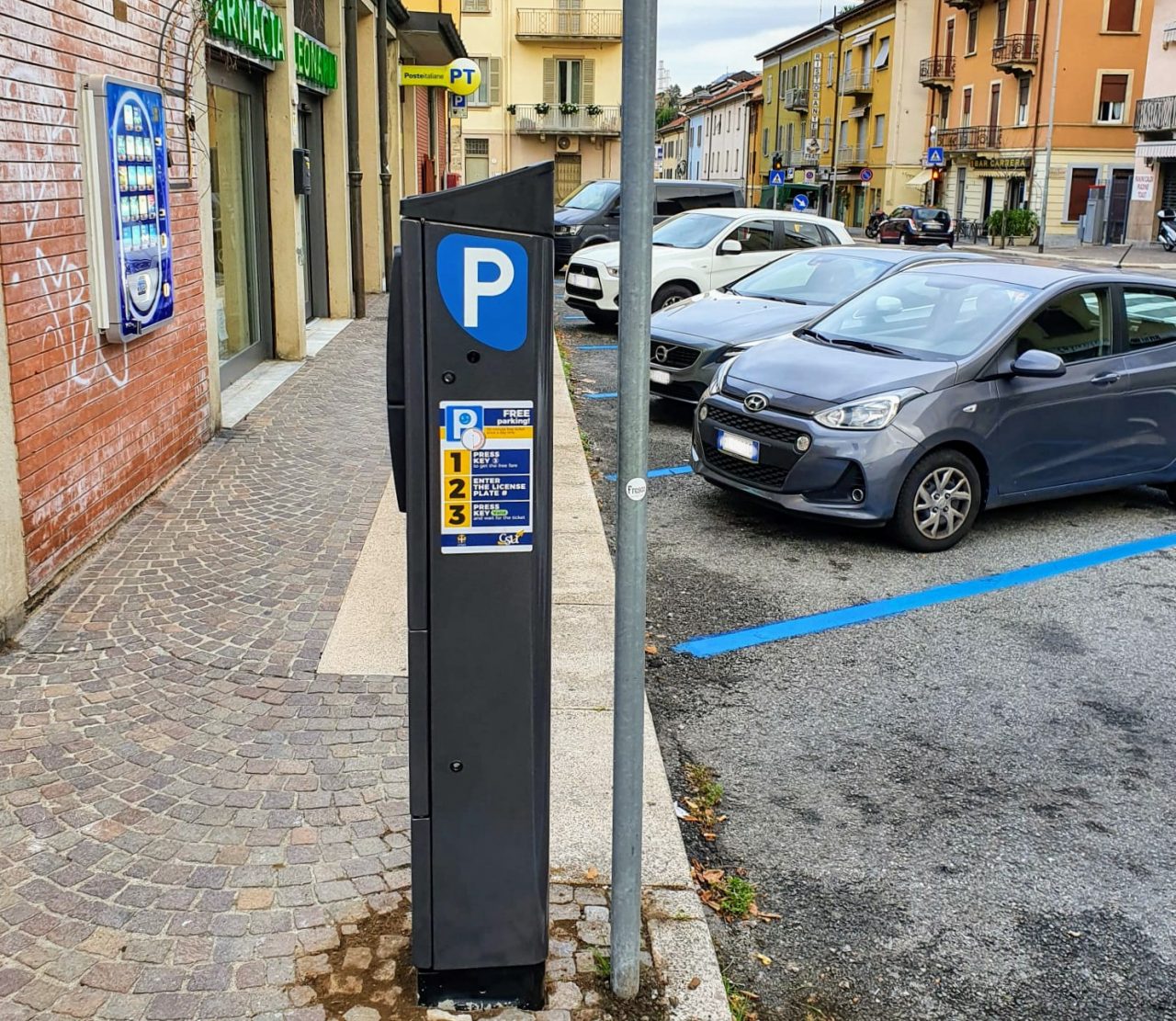 Monte Olimpino, dopo le proteste dei commercianti il Comune installa la sosta veloce