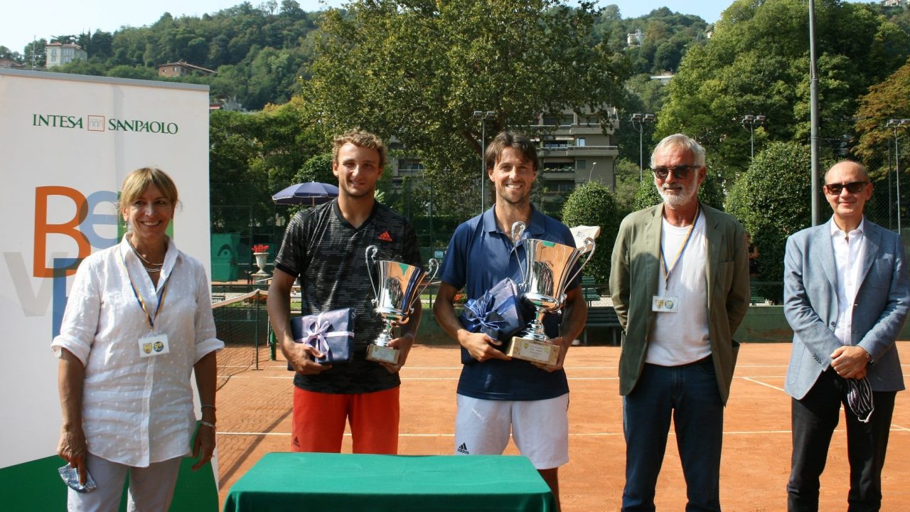Tennis Como Andrea Arnaboldi vince il derby in famiglia e alza il Trofeo del Novantesimo