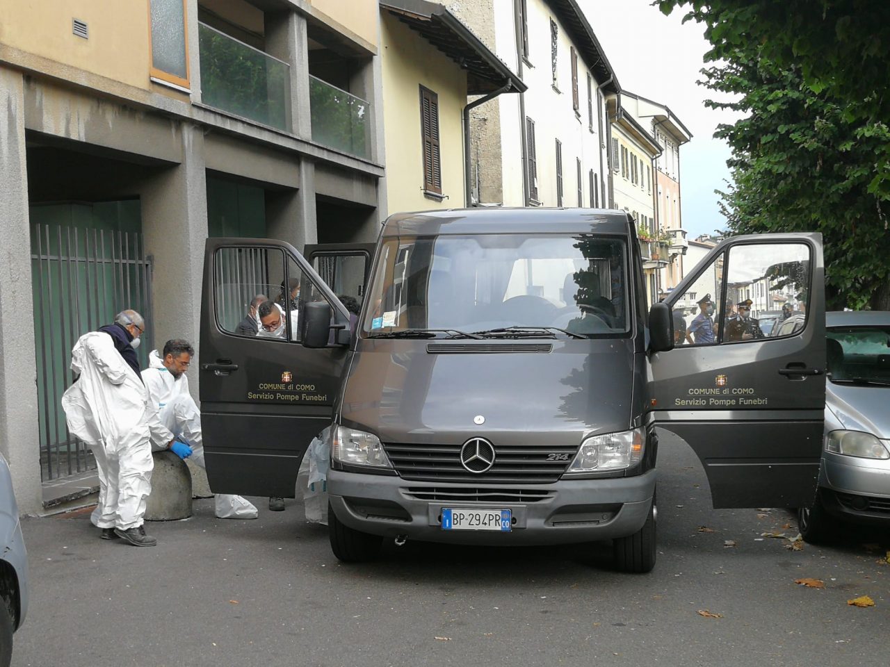 Prete ucciso in piazza San Rocco i volontari: “Lo aspettavamo per le colazioni ai senzatetto”