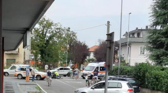 Incidente a Giussano tra un’auto e una moto su via Cavour