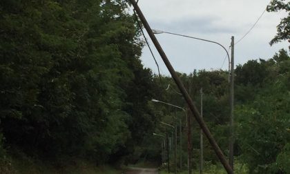 Maltempo: pali pericolanti, strada chiusa verso Baragiola