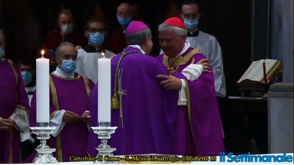 Messa di suffragio in Cattedrale per don Roberto: tanti vescovi e l’elemosiniere del Papa