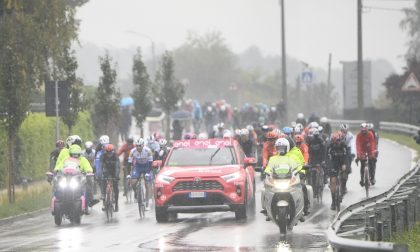 Giro d'Italia 2020: maltempo e proteste, la 19esima tappa riparte da Abbiategrasso