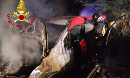 Due auto in fiamme a Merone FOTO