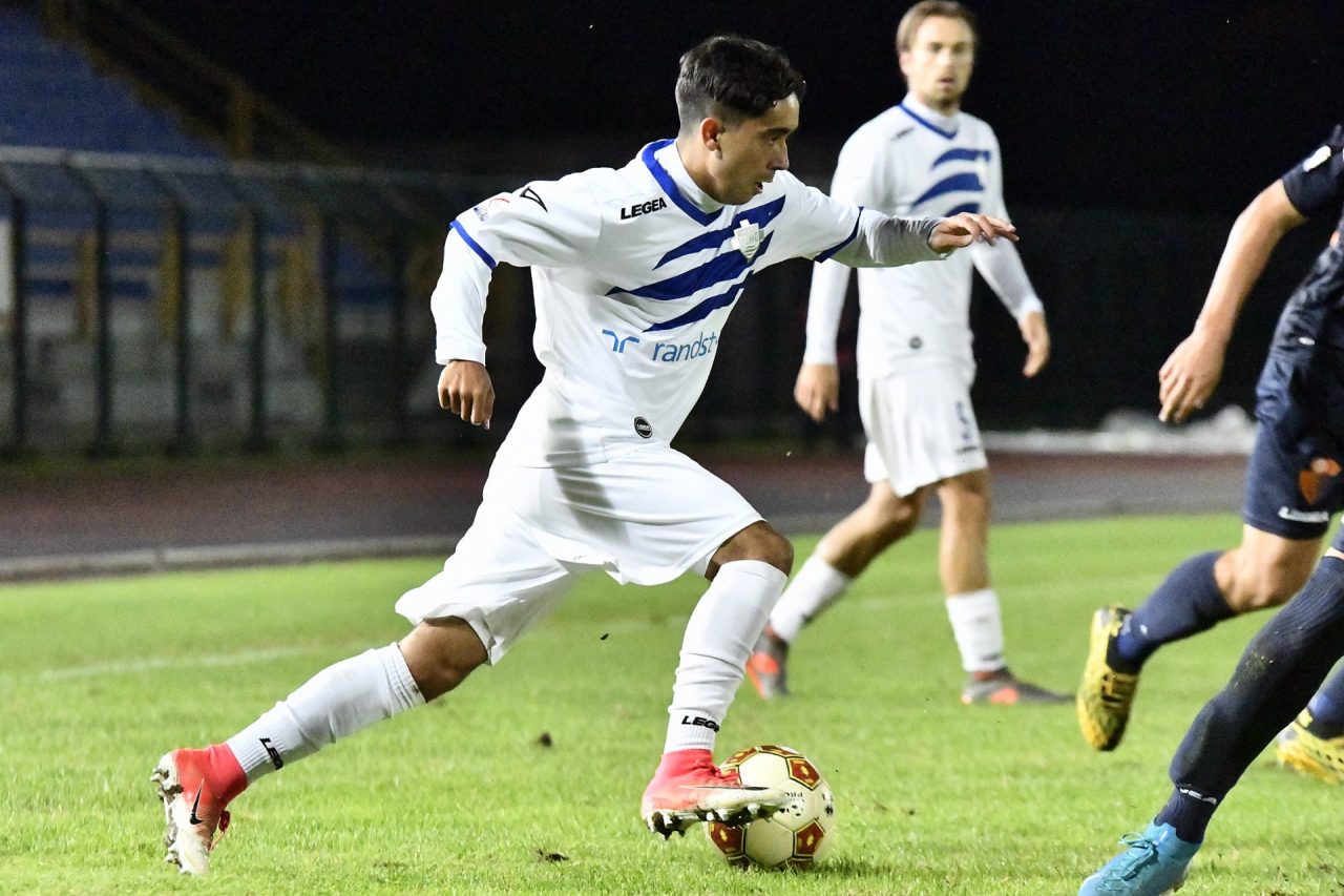 Como calcio, Amrit Bansal-McNulty ha esordito con l’Irlanda del Nord under21