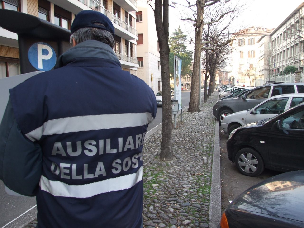 Como Servizi Urbani cerca ausiliari della sosta: ecco come candidarsi