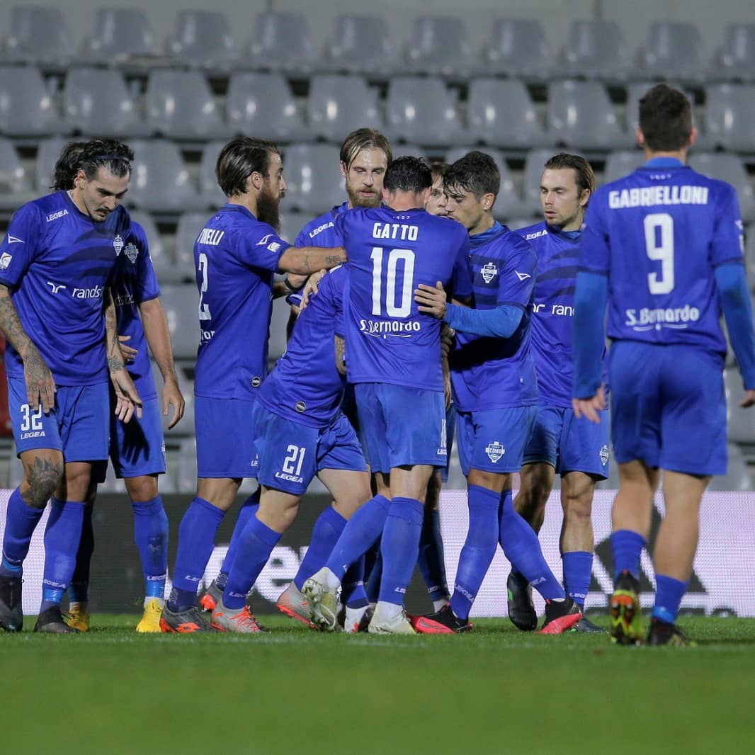 Como Calcio, una rete di Solini regala una vittoria pesante ai lariani contro la Pro Patria