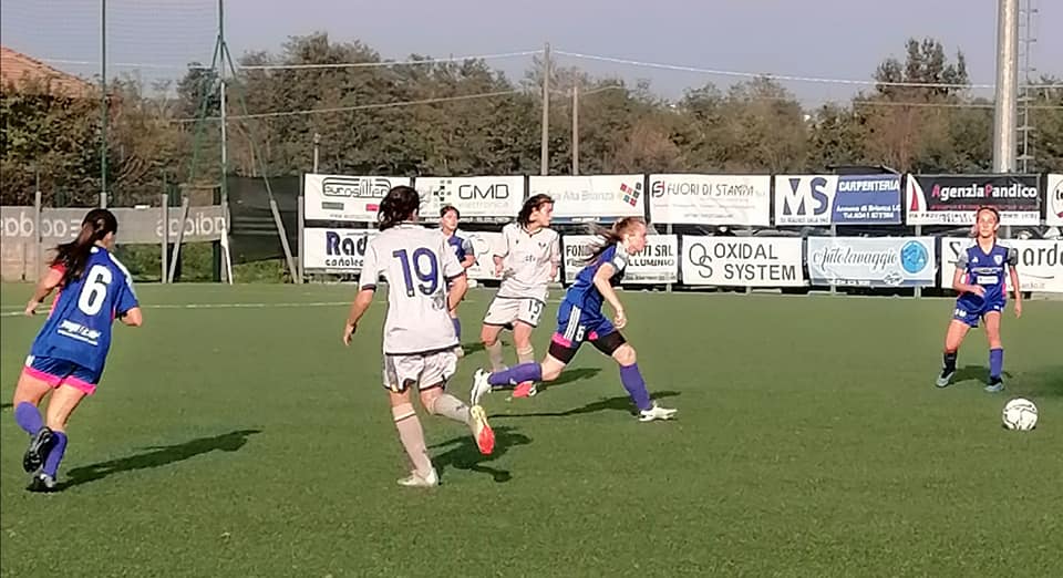 Calcio femminile Como Women under19 beffata in casa dall’Hellas