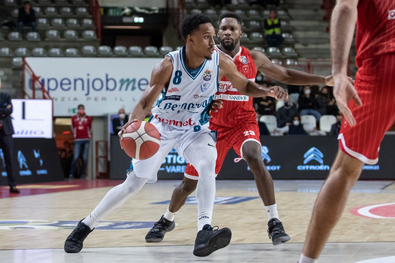 Pallacanestro Cantù domenica arriva la Reyer