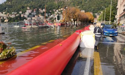 Lago esondato a Como, sistemate le paratie mobili: riapre il girone da piazza Cavour FOTO