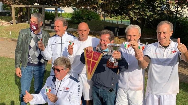 Tennis lariano Primo Veneri tricolore over 65 a squadre con la Canottieri Roma
