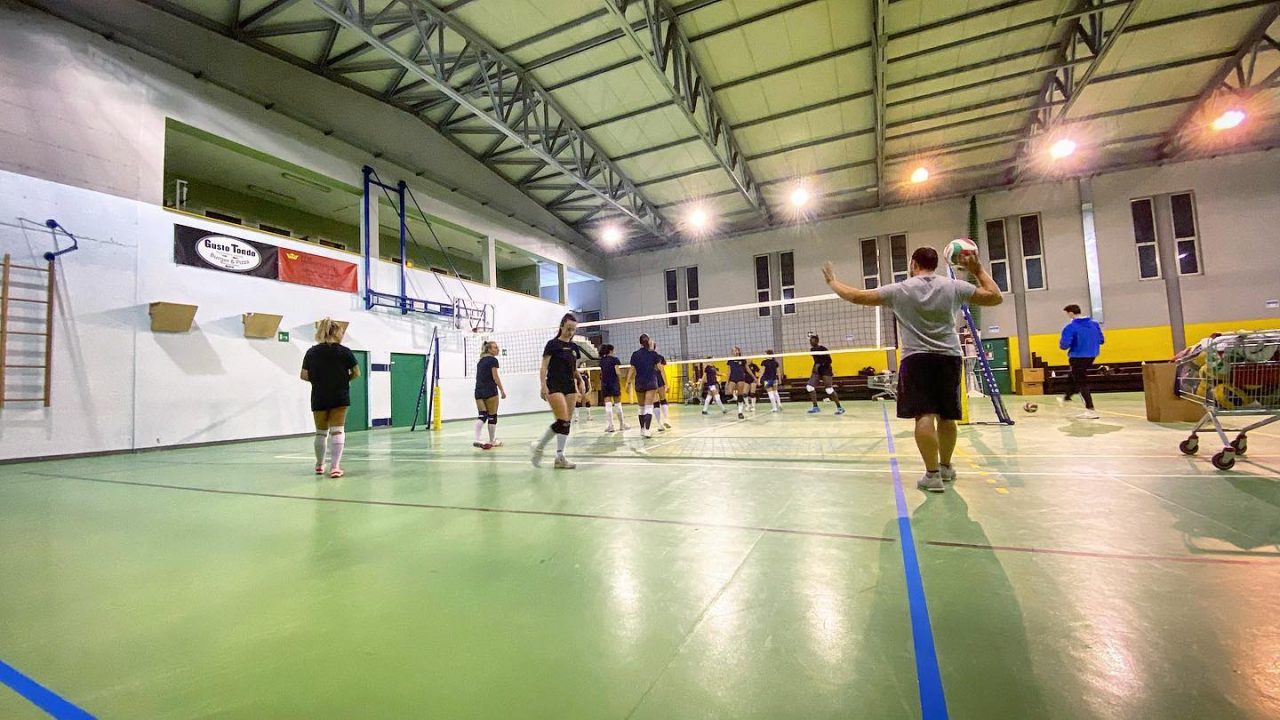 Pallavolo lariana pubblicati gli organici dei principali campionati senior provinciali 2021-22