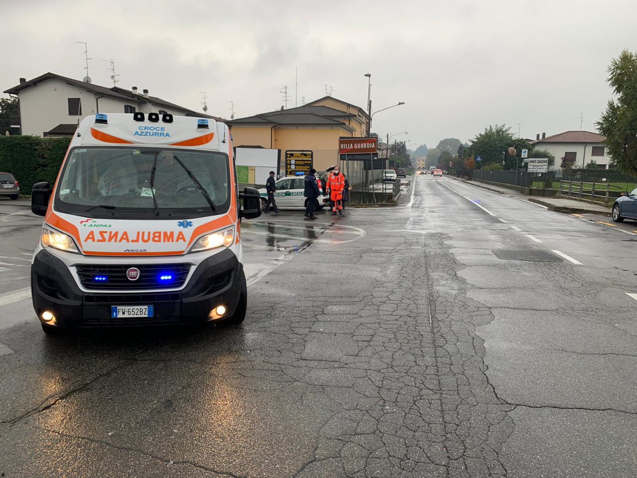 Incidente a Villa Guardia: scontro tra auto e scooter