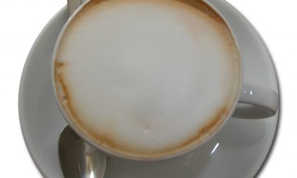 Mette ansiolitici nel cappuccino della collega/rivale