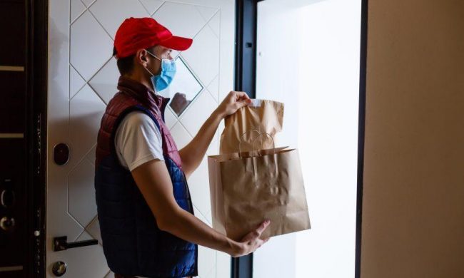 Maxi controlli sui rider in tutta Italia: anche a Como episodi di sfruttamento del lavoro
