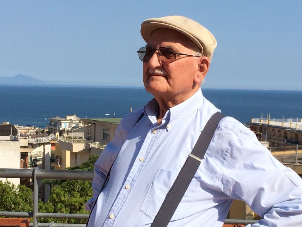 Addio Angelo sepolto con giubbetto e basco della “sua” Sos