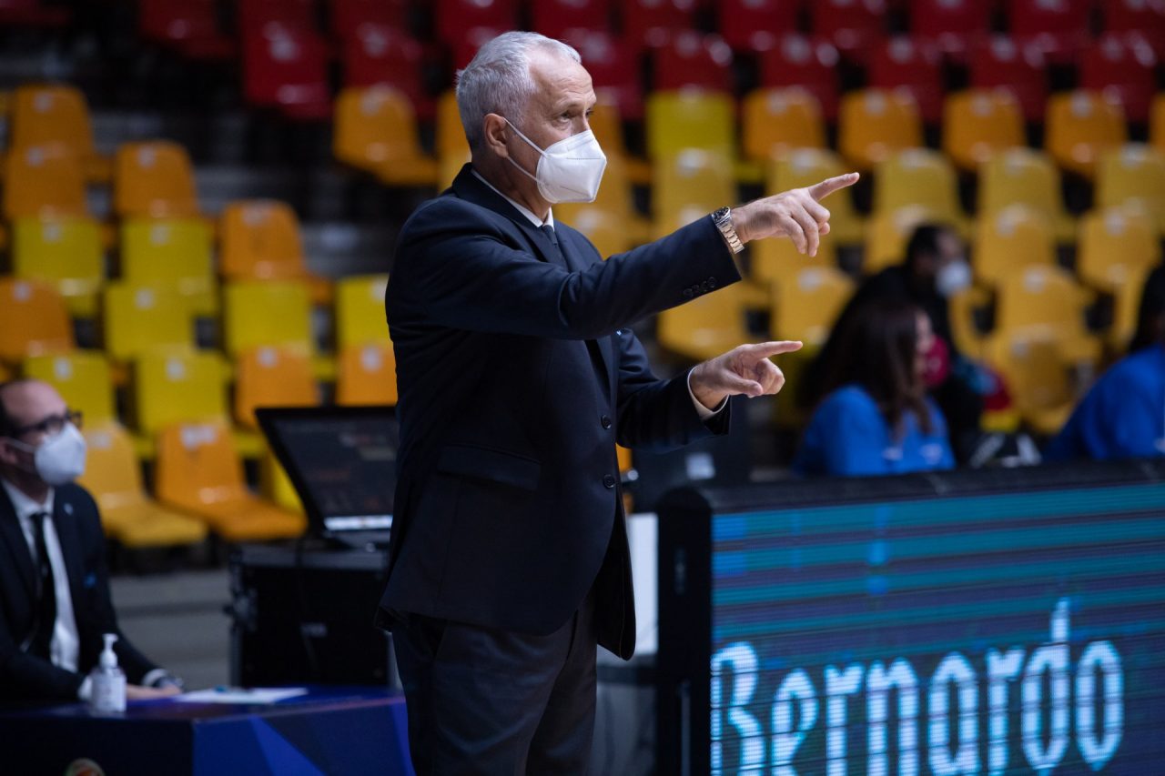 Pallacanestro Cantù commenti post-derby: coach Messina si complimenta con Pancotto