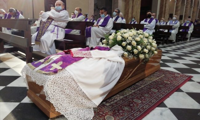 A Lecco l’ultimo saluto a monsignor Giuseppe Longhi