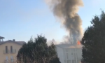 Incendio a Navedano una nube nera si alza in cielo VIDEO