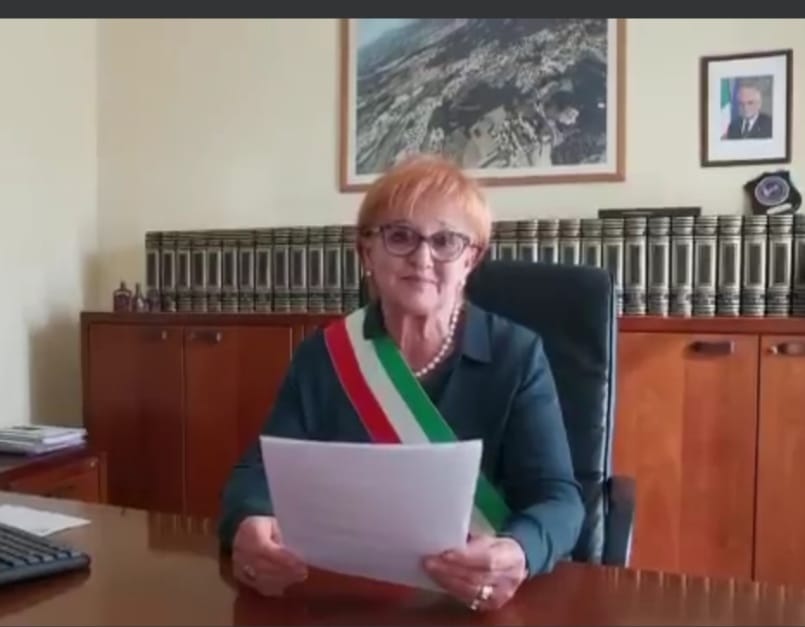 Caos coronavirus, il sindaco: “Se siete positivi segnalatemelo”
