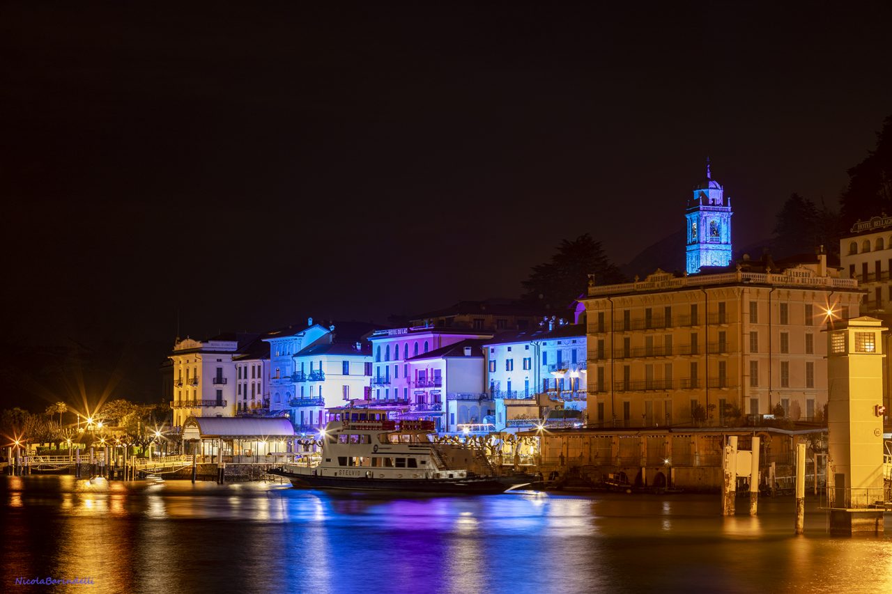 Lake Como Christmas Light si è riacceso sulle rive del lago di Como FOTO