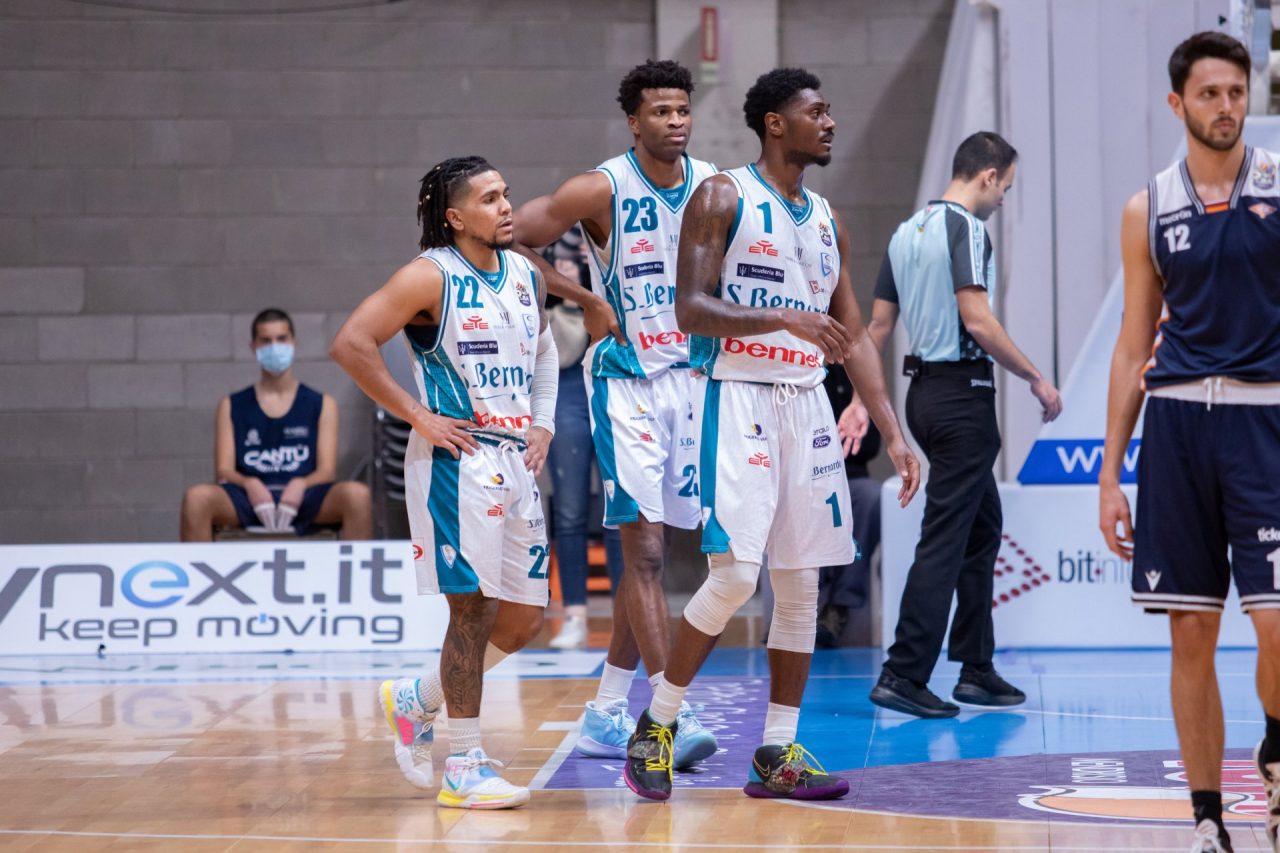 Pallacanestro Cantù gli Eagles dopo la sconfitta contro Pesaro: “Sveglia, gli alibi sono finiti”