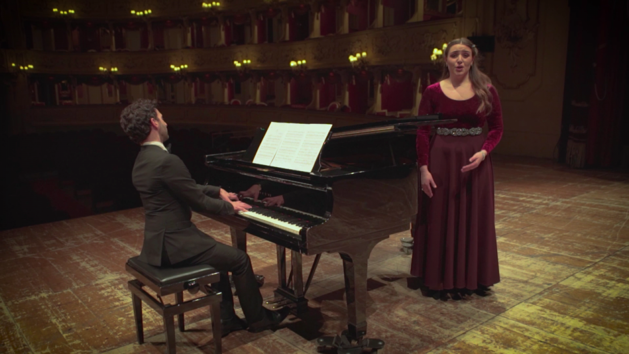 Natale 2020, “Cantique de Noël” per gli auguri in musica del Teatro Sociale di Como VIDEO
