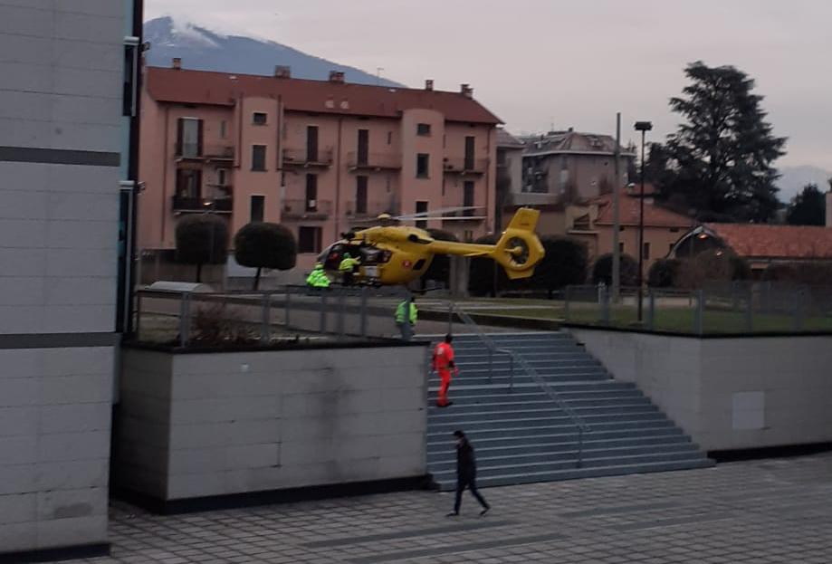 Cade dal balcone a Erba: paura per un 24enne