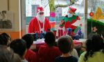 Babbo Natale e il fedele Elfo alla scuola dell'infanzia di via Rossini FOTO