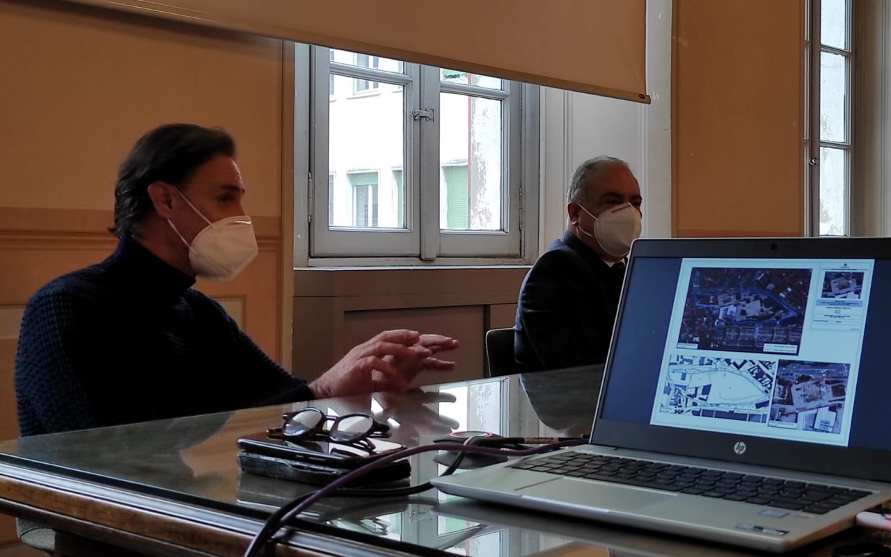 Bonifica Ticosa, gara d’appalto vinta da un gruppo sardo: scavi fino a 2 metri di profondità in cerca dell’amianto