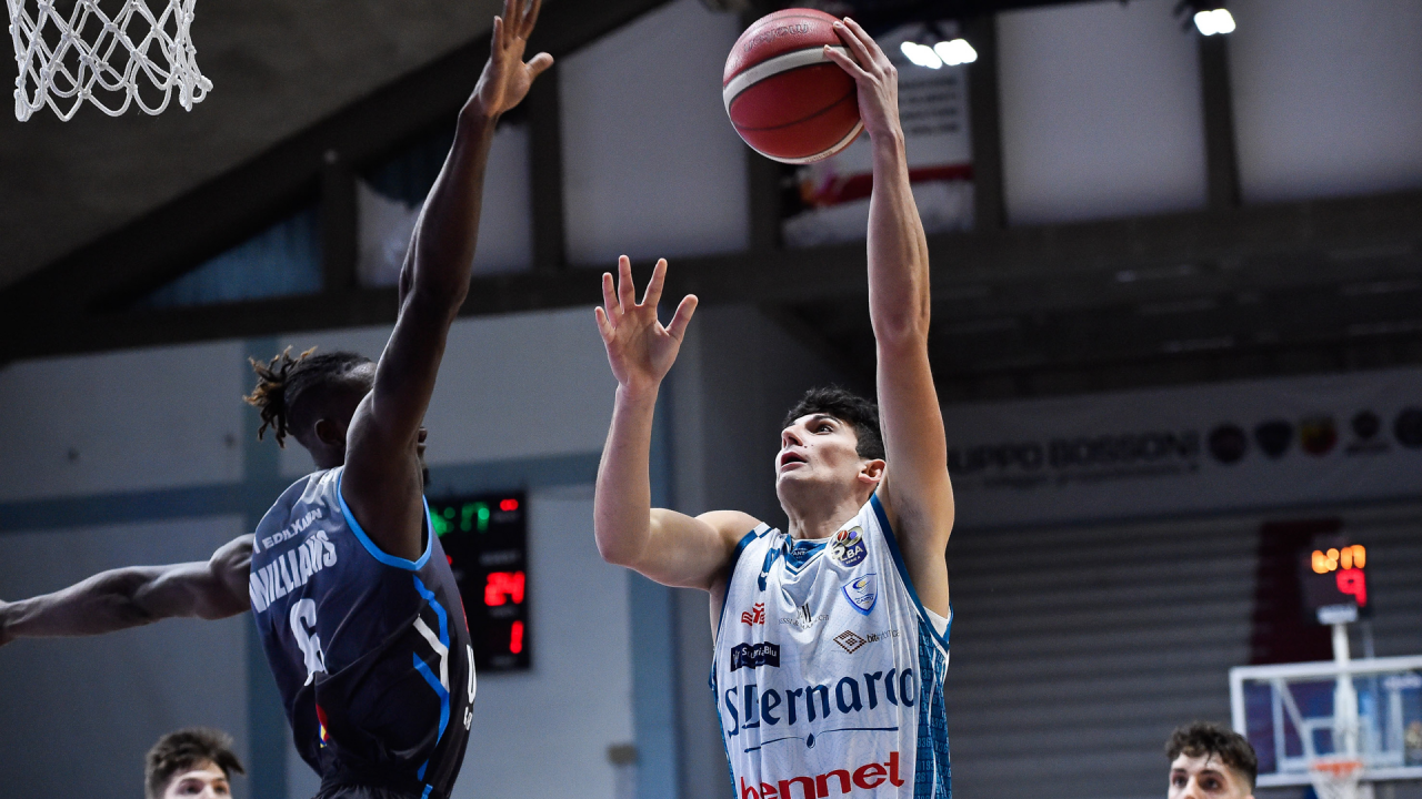 Pallacanestro Cantù sconfitta da Cremona