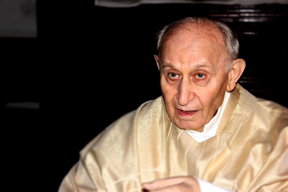 Addio a don Luigi Salvadei, parroco emerito di Guanzate